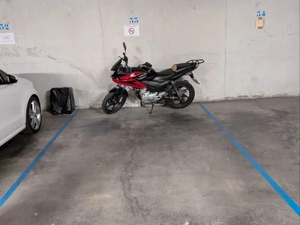Stationnement Location Avignon   80€