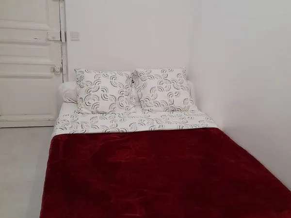 Jolie Studio a l'Avenue de Stalingrad Paris 10e, Métro 2, 5, 7
