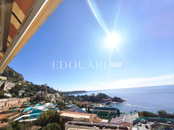 Aux portes de la Principauté de Monaco, superbe trois pièces à vendre avec terrasse et magnifique vu