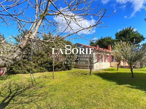 Entraigues-Sur-La-Sorgue, villa de 110 m² avec 1254 m² de terr