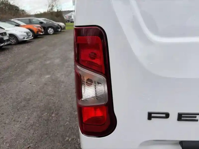 Peugeot Partner fourgon m 650 kg bluehdi 100 s&amp;s bvm6 — photo 17