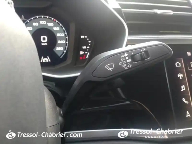Audi Q3 sportback 35 tfsi 150 ch s tronic 7 s line — photo 18