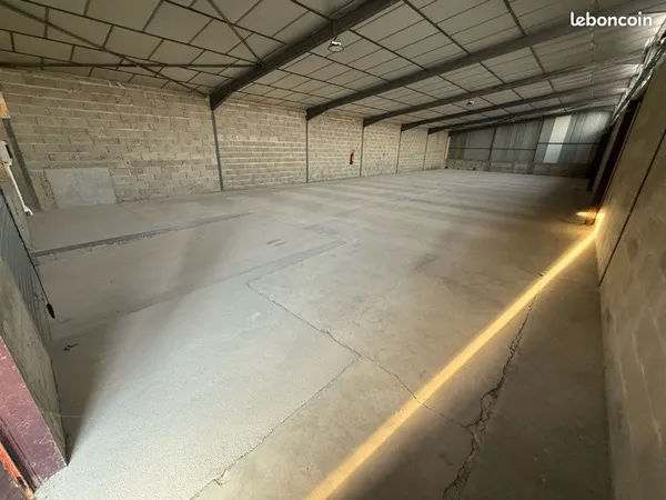 à louer bâtiments entrepôts artisanal