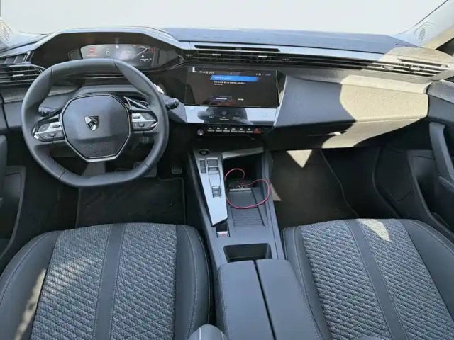 Peugeot 308 hybrid 145 e-dcs6 — photo 28
