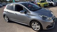 Peugeot 208 1.2 PureTech 82ch E6.2 Evap Signature 5p — photo 3