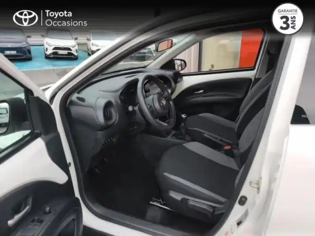 Toyota Aygo x 1.0 vvt-i 72ch dynamic — photo 11