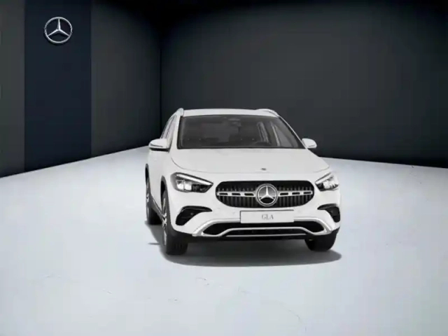 Mercedes Gla 180 progressive line — photo 10