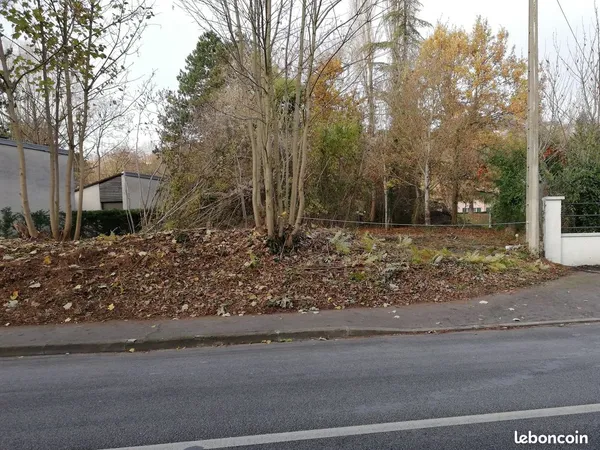 Terrain 750 m²