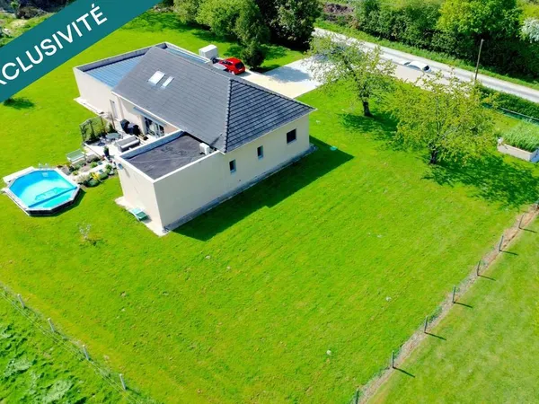 Maison familiale d'environ 180m2 avec terrain de 2500 m2 situé à Issé