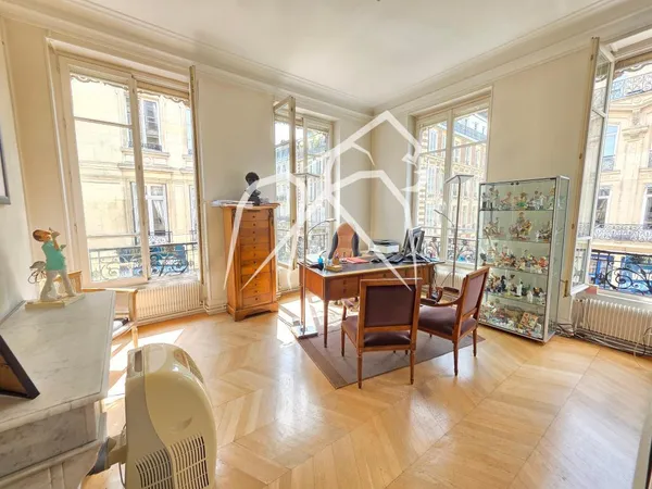 Appartement 159,40m² / LOCAL PROFESSIONNEL | Hyper-centre Rouen