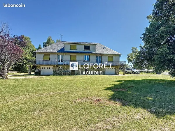 Maison 7 pièces 210 m²