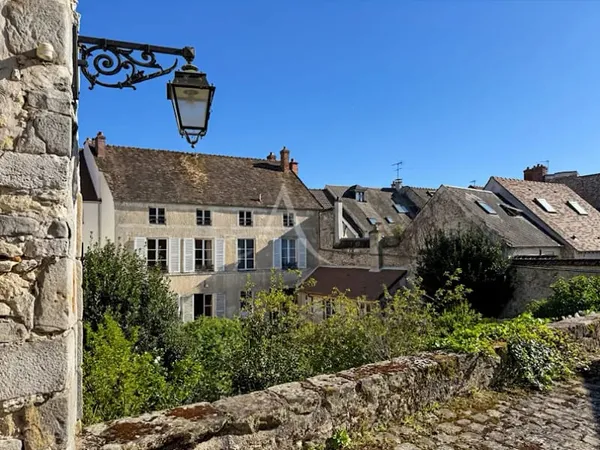 Maison 11 pièces 306 m²