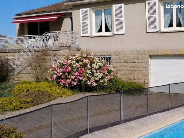 Maison familiale au calme avec vue sur la nature. Vals-près-le-Puy