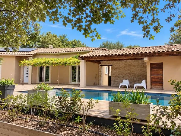 À vendre, Rochegude - Villa moderne177m² avec piscine.