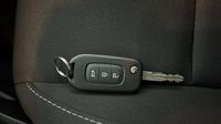 Renault Clio 1.0 TCe 90ch Evolution - 25 — photo 16