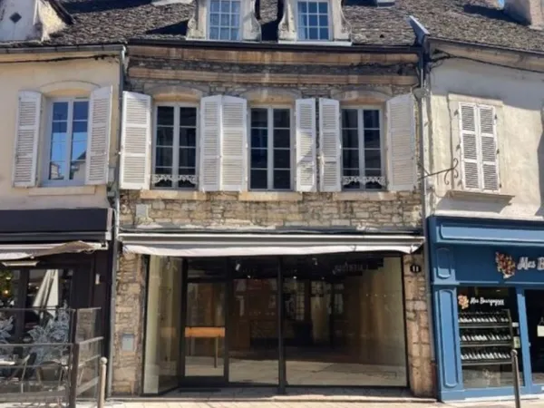 A LOUER - ENSEMBLE IMMOBILIER