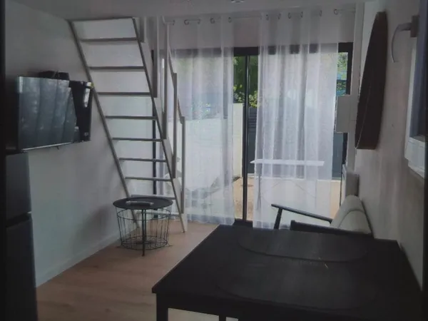 Beau T1 bis meublé avec terrasse et parking