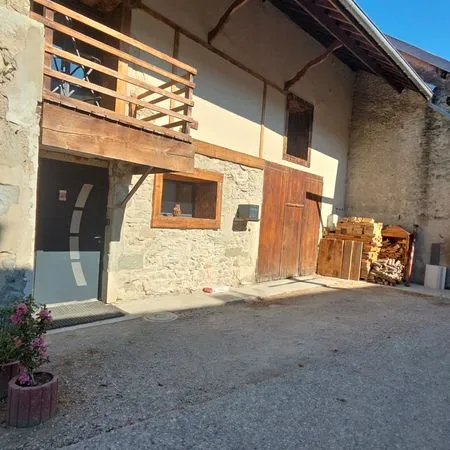 Maison mitoyene 200 m2 avec studio independant 42m2