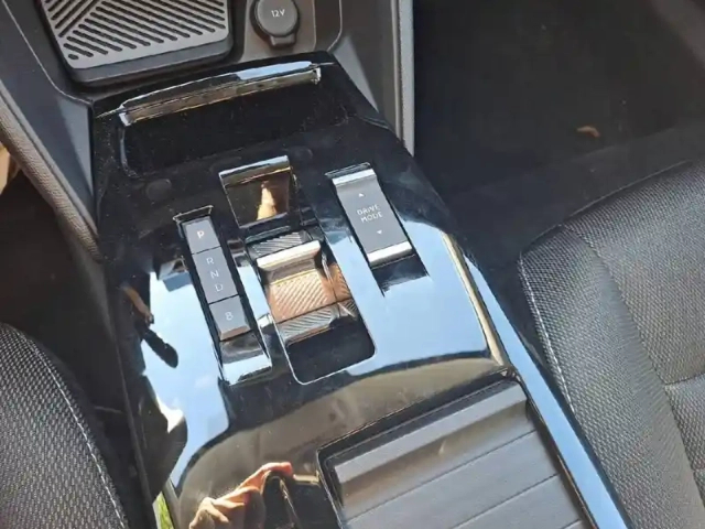 Citroën C4 e- 156 ch autonomie étendue — photo 14