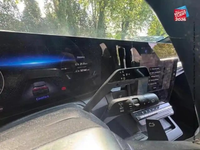 Renault Megane e-tech electric ev60 220ch techno optimum charge — photo 16