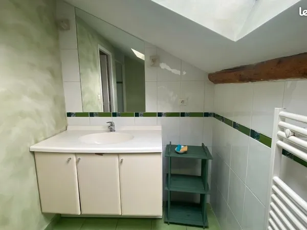 Chambre meublée