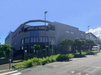Location Bureaux 155 m2 à Saint-Pierre