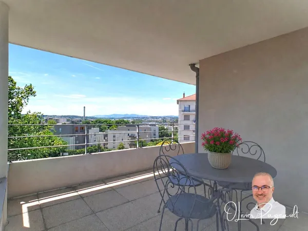 T2 avec terrasse plein sud et parking inclus