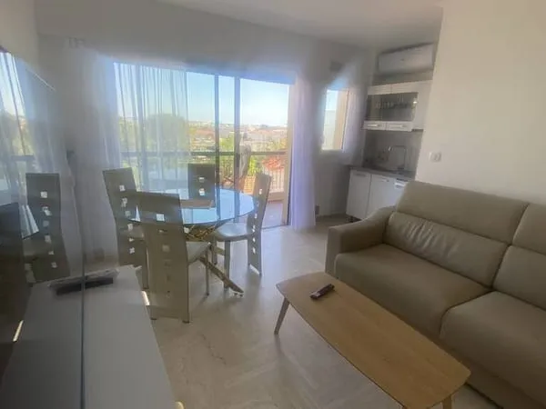 Studio 1 pièce 25 m²
