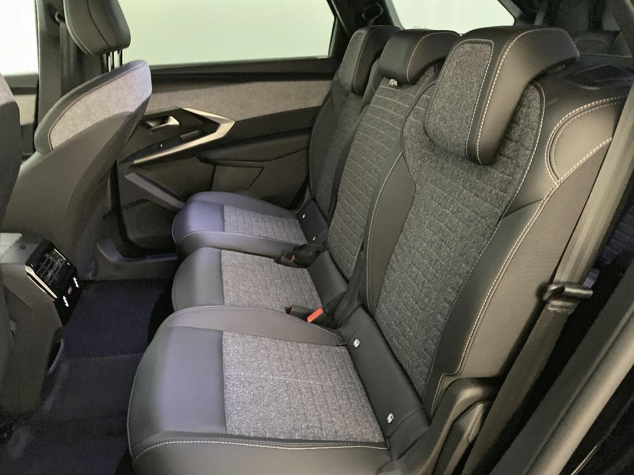 Peugeot 5008 hybrid 145 ch e-dcs6 allure — photo 10