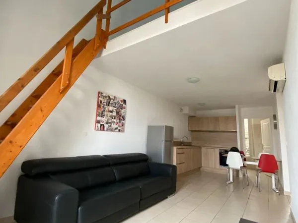 Cannes - T3 duplex meublé et climatisé - 54 m² - Maréchal Juin