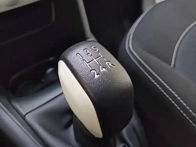 Peugeot 208 puretech 68ch bvm5 — photo 34