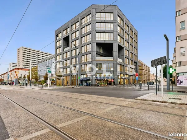 Local d'activité 108 m²