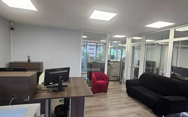 Local commercial 148 m²