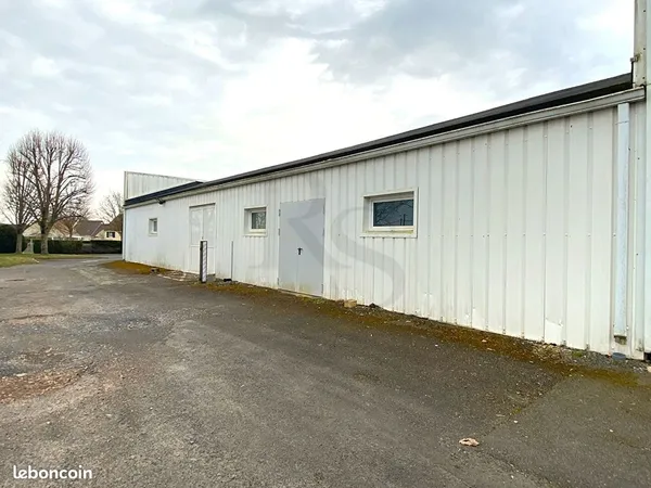 Local commercial, entrepôt 90 m² FALAISE