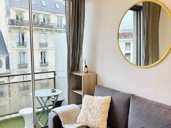 Appartement avec balcon Paris 8e/Courcelles 37m2