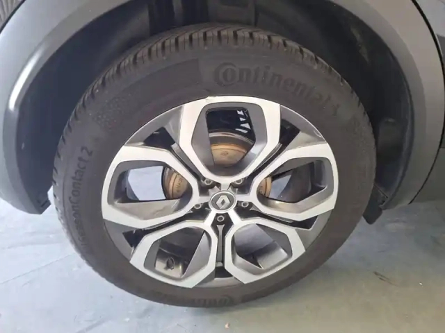 Renault Captur blue dci 115 edc — photo 36