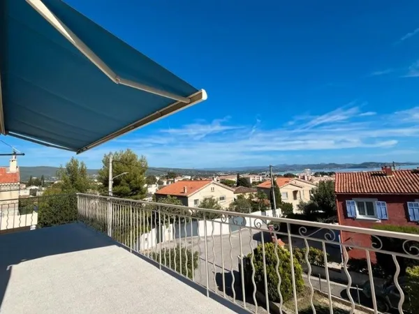 LA CIOTAT - APPARTEMENT DE CARACTÈRE VUE MER