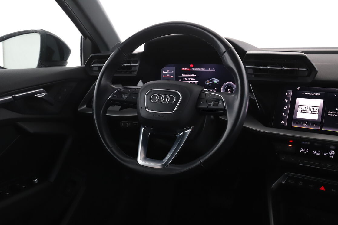 Audi A3 Sportback 40 e-tron Design Luxe S Tronic — photo 12
