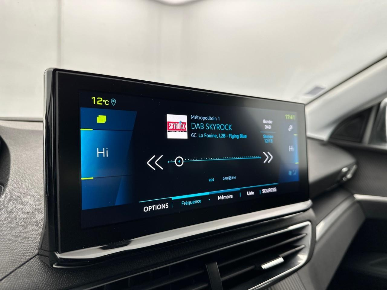 Peugeot 3008 hybrid 225 e-eat8 allure — photo 25