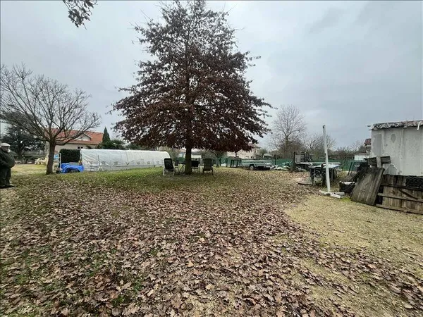 Terrain constructible 880 m²