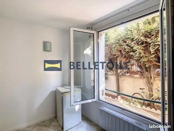 Studio 1 pièce 12 m²