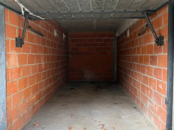 COLOMIERS : Garage / Box fermé 12 m2