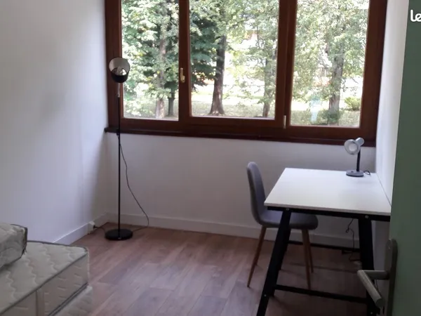 Chambre étudiant e en colocation