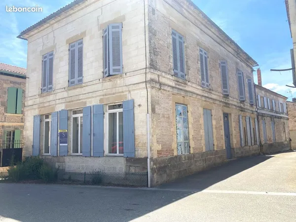 Maison 10 pièces 318 m²