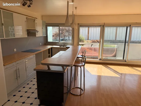 Appartement 75 m² avec balcon, cave et parking - Clichy