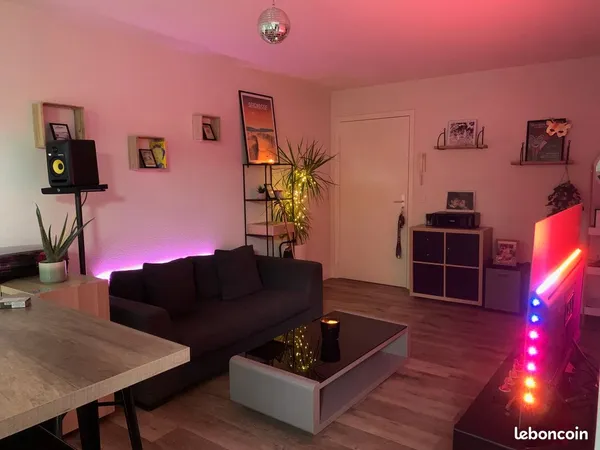 T2 meublé 46 m² avec terrasse et parking, résidence fermée
