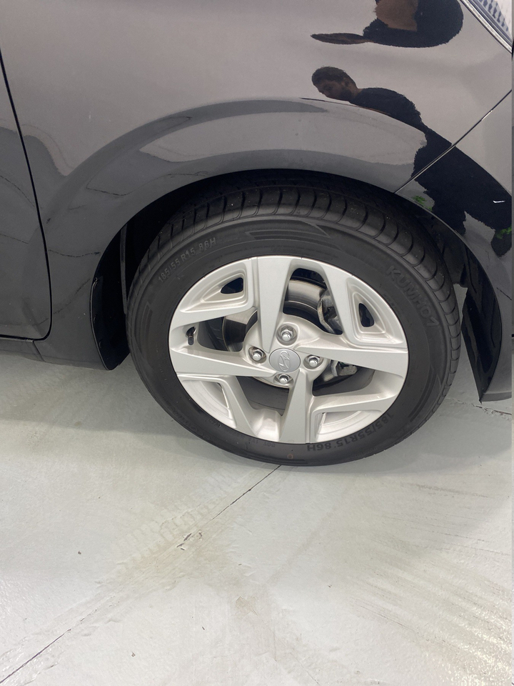 Hyundai i10 — photo 41