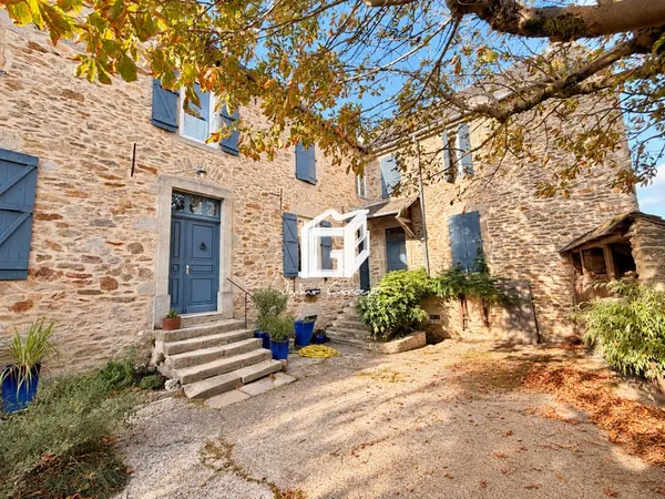 Propriété de caractère en pierre 12 pièces 400 m2