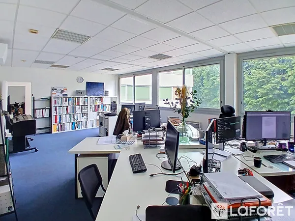 Bureaux 3 pièces 109 m²