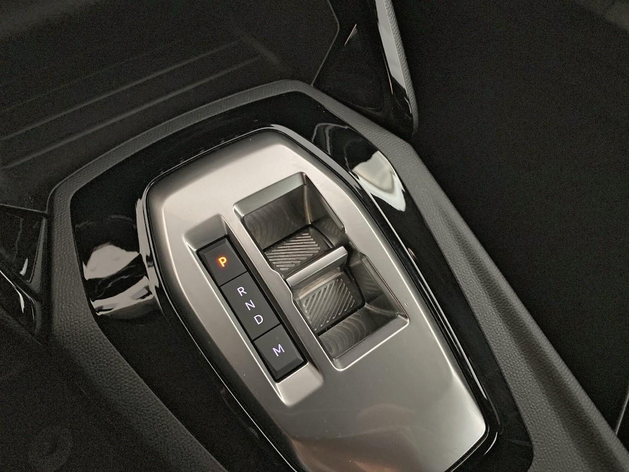 Peugeot 2008 hybrid 136 e-dcs6 style — photo 15